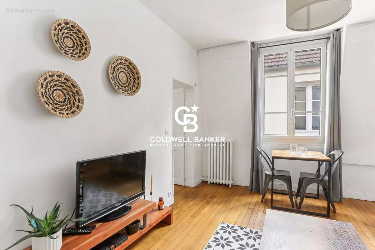Appartement à PARIS-7E