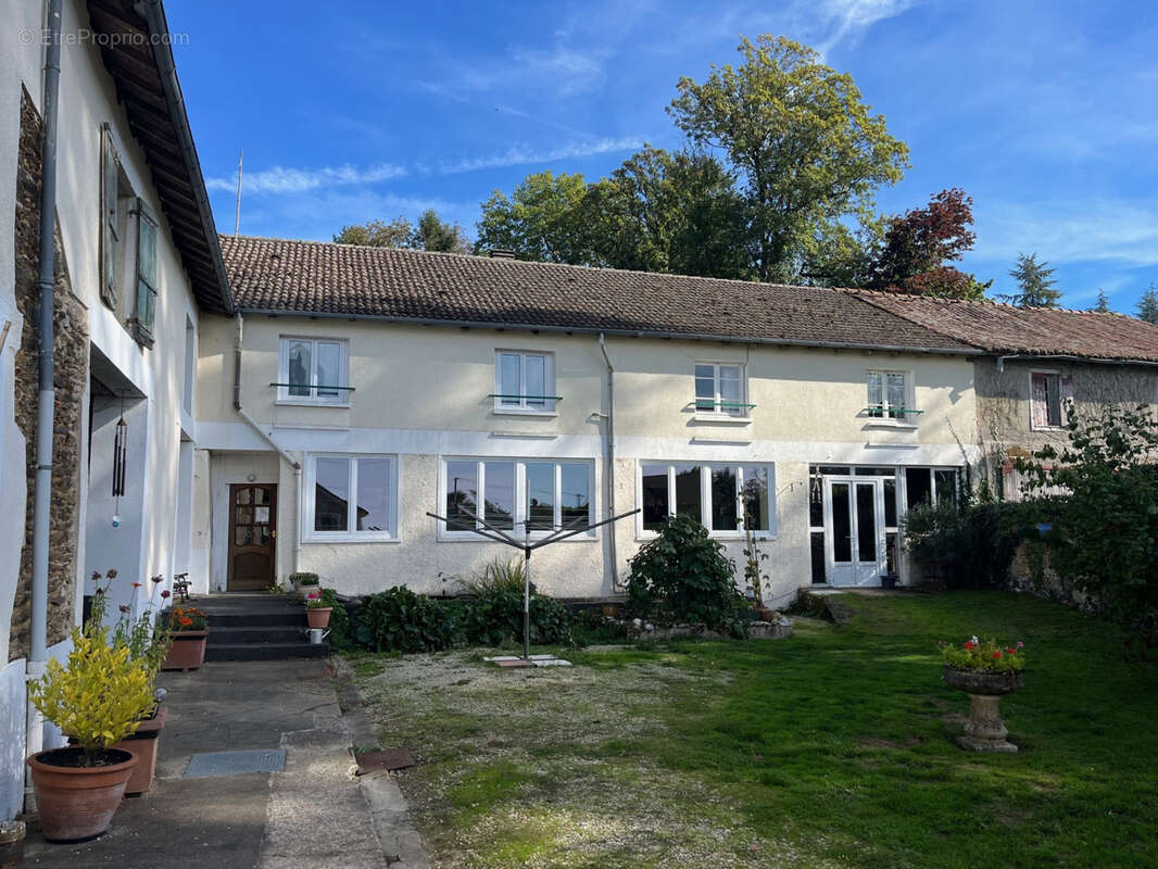 La Coquille maison avec une chambre d’hôte, gite, plusieurs dépendances et jardin - photo 19
