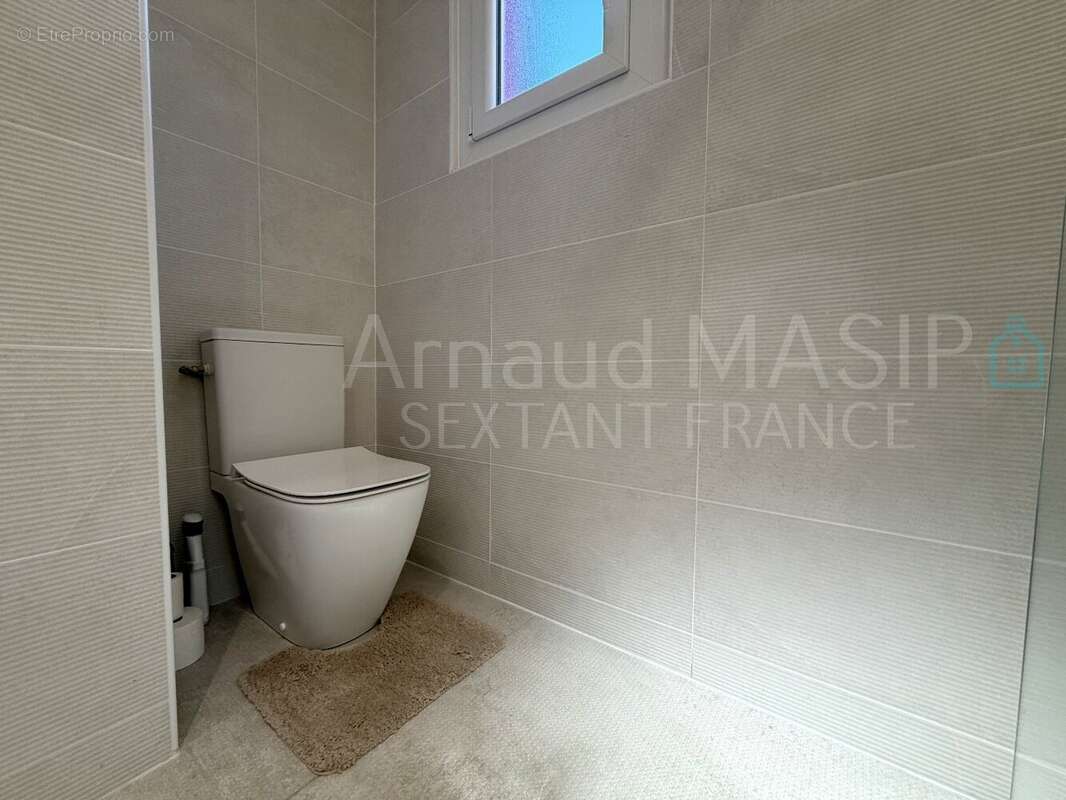 Pavillon de plain pied renove 64m² hab, jardin, terrasse, garage, cave, atelier, proche commodites - photo 15
