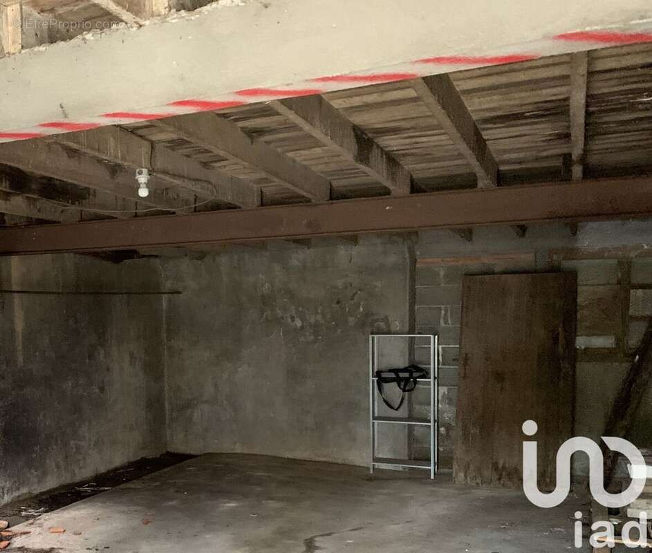 Photo 7 - Parking à SAINT-DENIS-LA-CHEVASSE