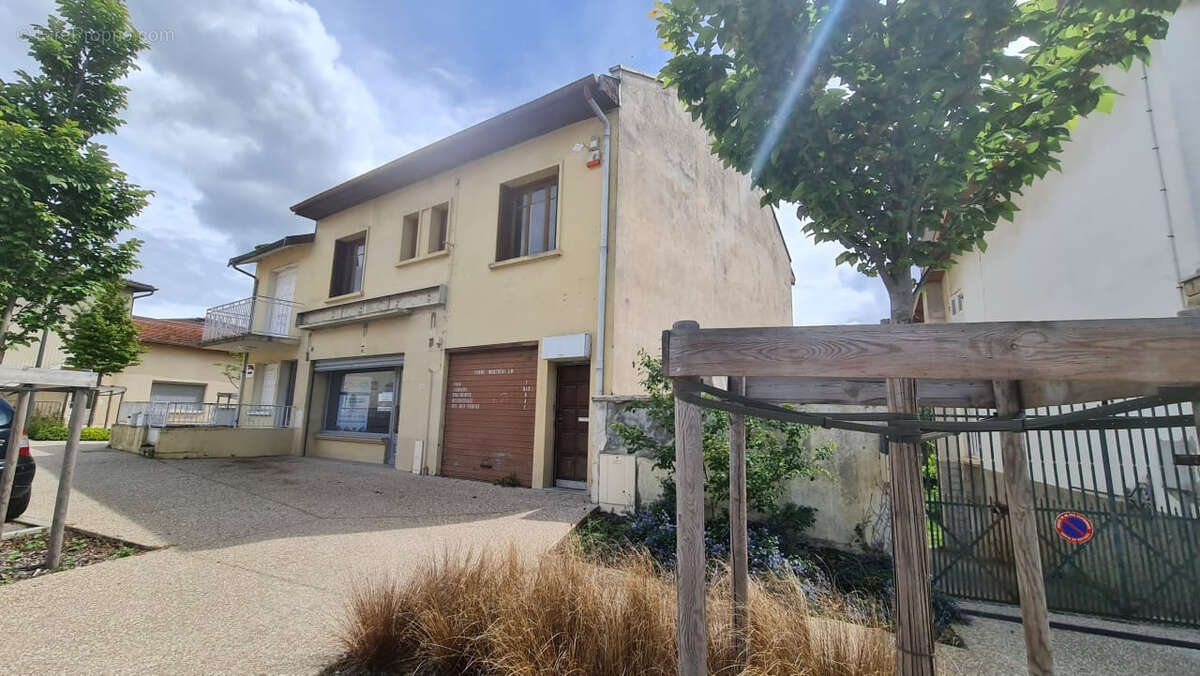 Appartement à EPINOUZE