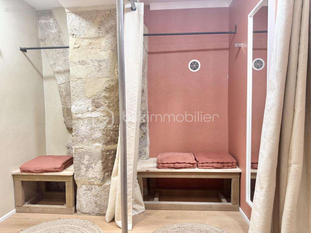 Opportunité unique au cœur de Béziers : Local commercial spacieux et moderne - photo 8