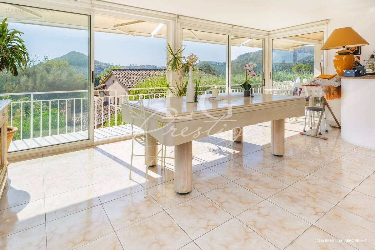 Villa de 7 pièces en centre ville - photo 5