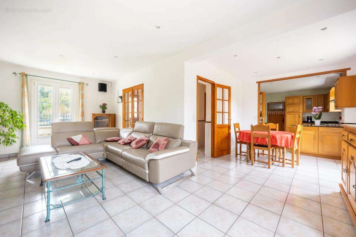 Maison à BALAGNY-SUR-THERAIN