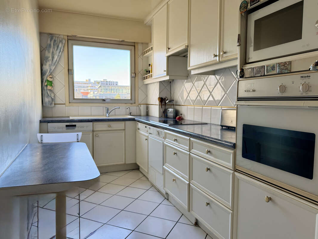 Appartement à PARIS-12E