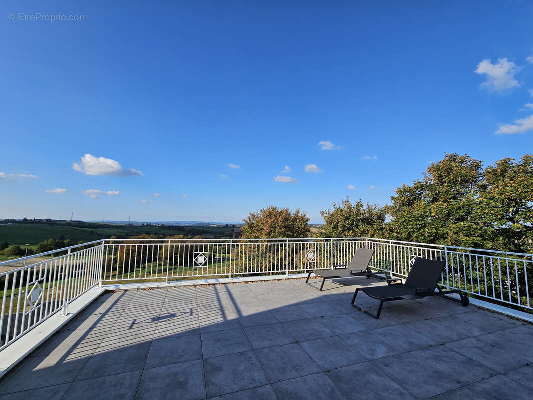 Appartement à BARAQUEVILLE