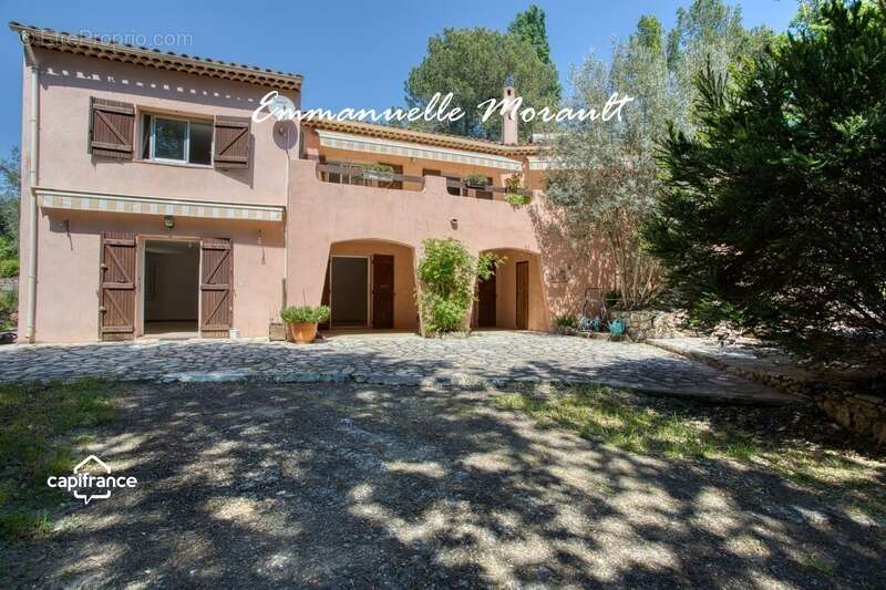 Maison à BAGNOLS-EN-FORET