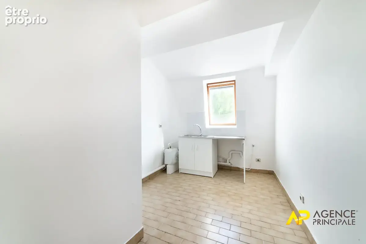Exclusivité à La Garenne-Colombes : Superbe appartement 5 pièces au dernier étage avec parking et cave - photo 5