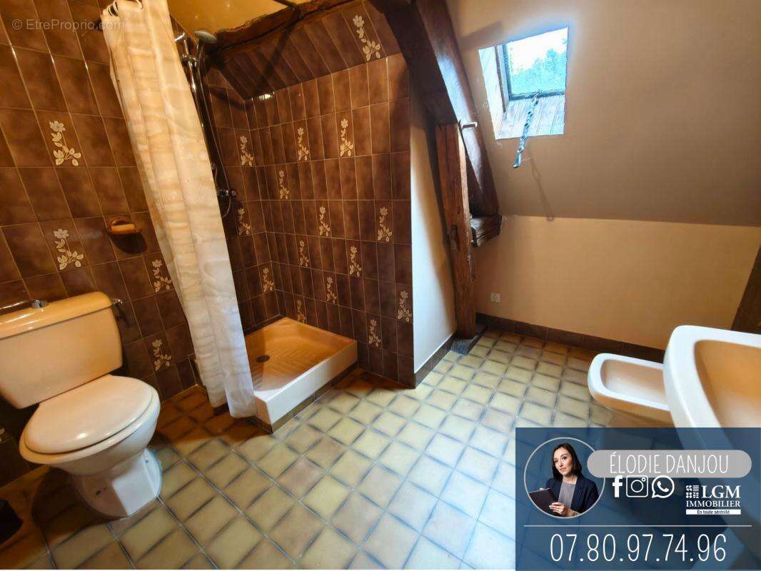 Maison à SAINT-HILAIRE-LA-GRAVELLE