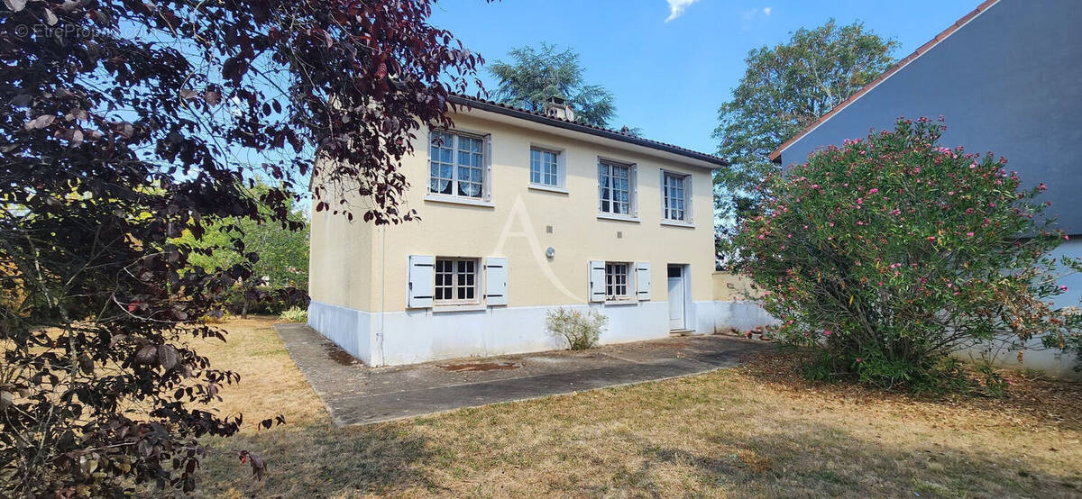 Maison à VIVONNE