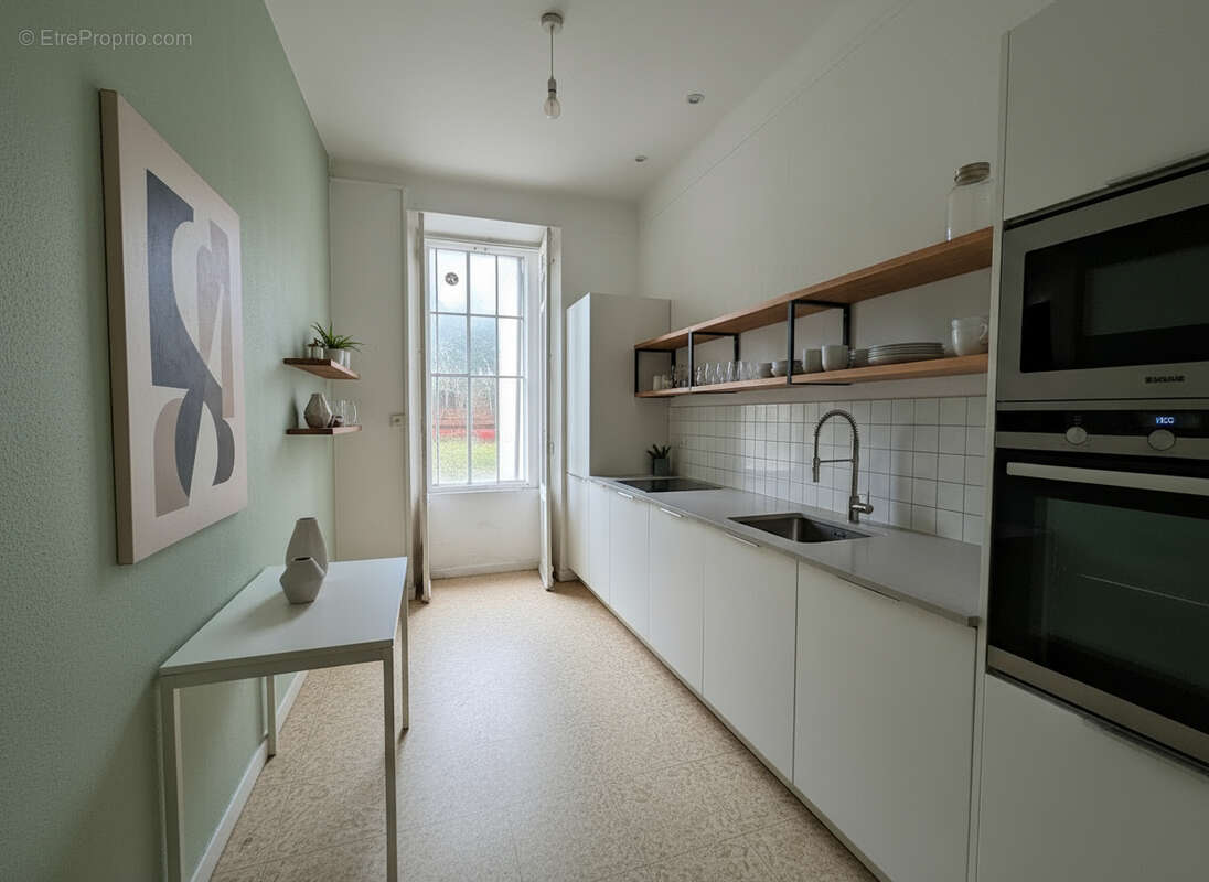 Appartement à MARSEILLE-4E