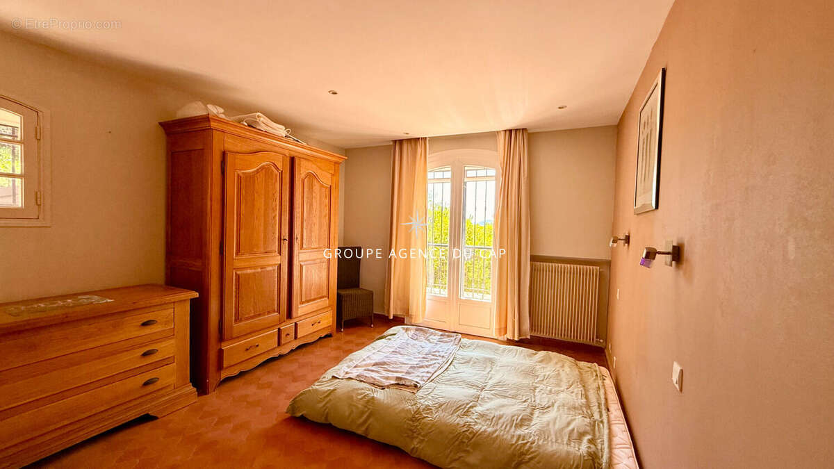 Maison à LES ISSAMBRES