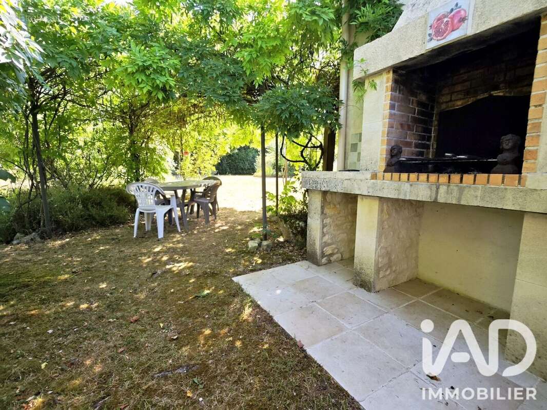 Maison 181 m² à Romazieres  - photo 4