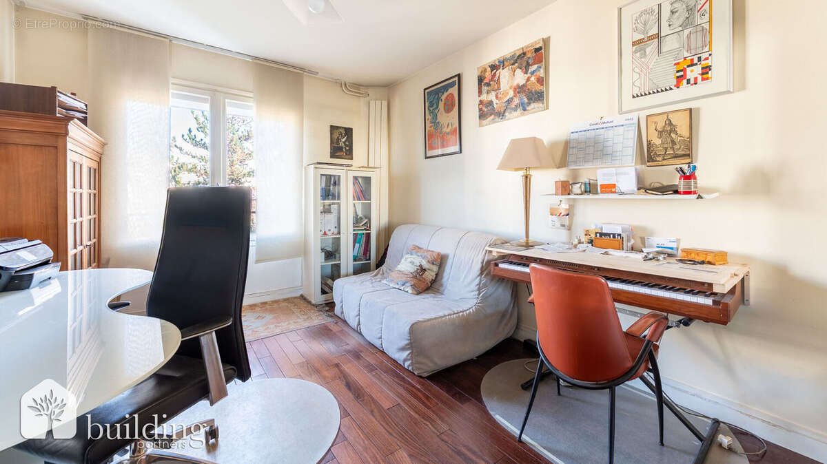 Appartement à NEUILLY-SUR-SEINE