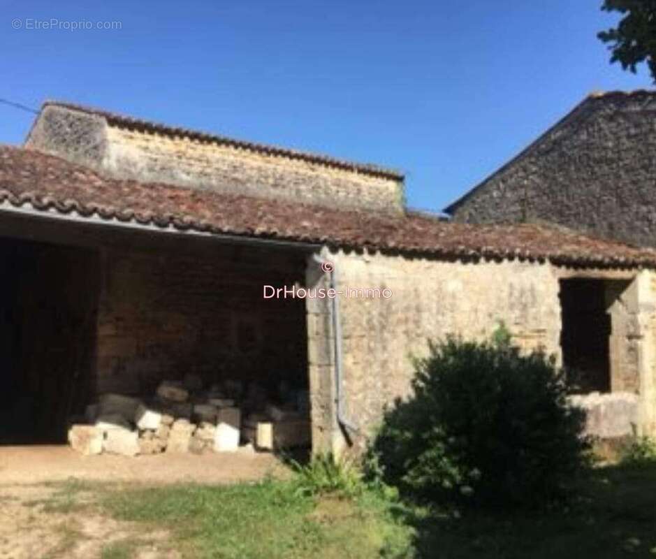 Autre à PORT-D'ENVAUX