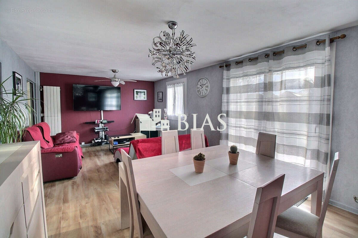 Maison à MANNEVILLE-SUR-RISLE