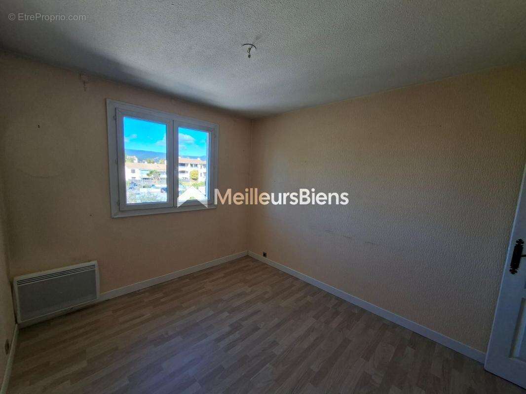 Appartement à SAINT-CYR-SUR-MER