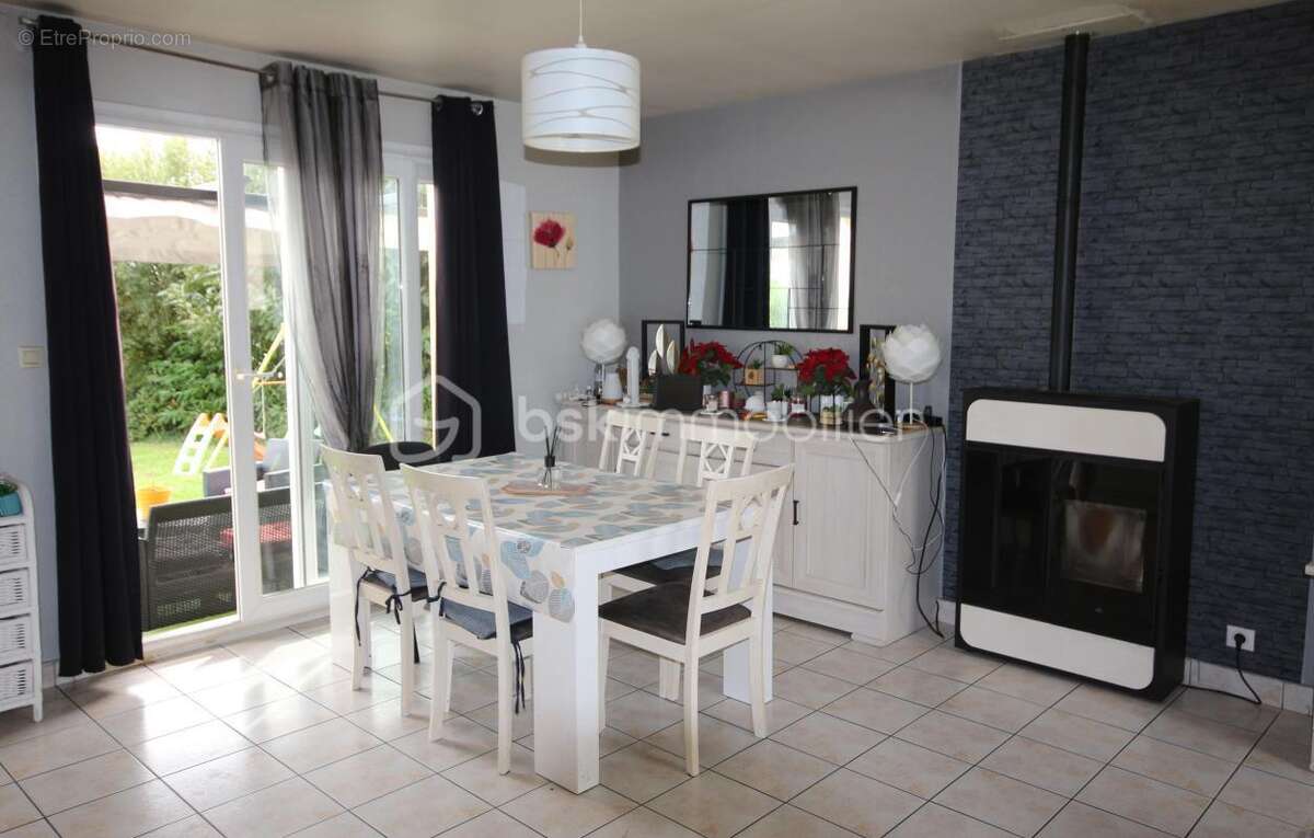 Maison à SAINT-YVI