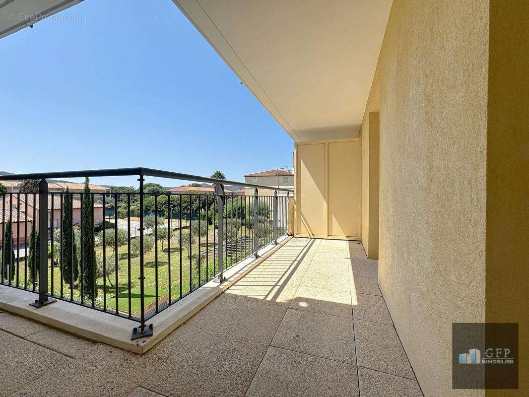 Appartement à BORMES-LES-MIMOSAS