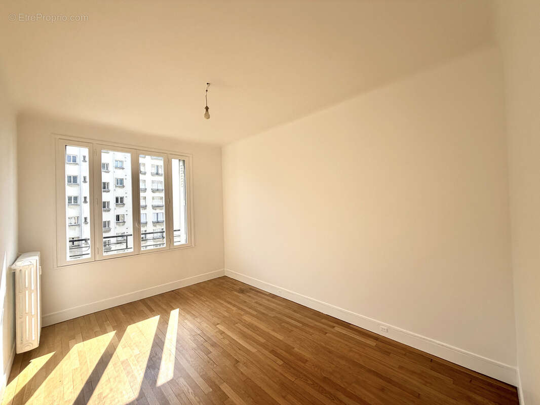 Appartement à CHARENTON-LE-PONT