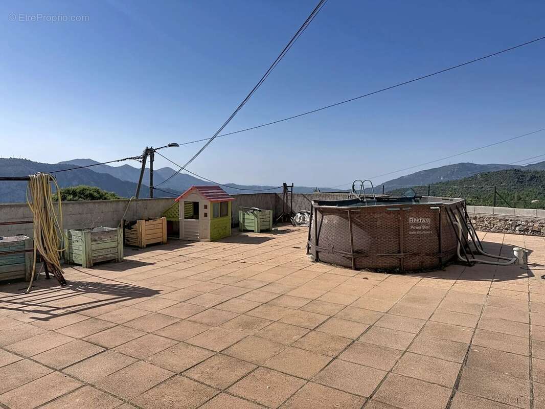 Villa individuelle divisée en 2 appartements – Bonson - photo 5