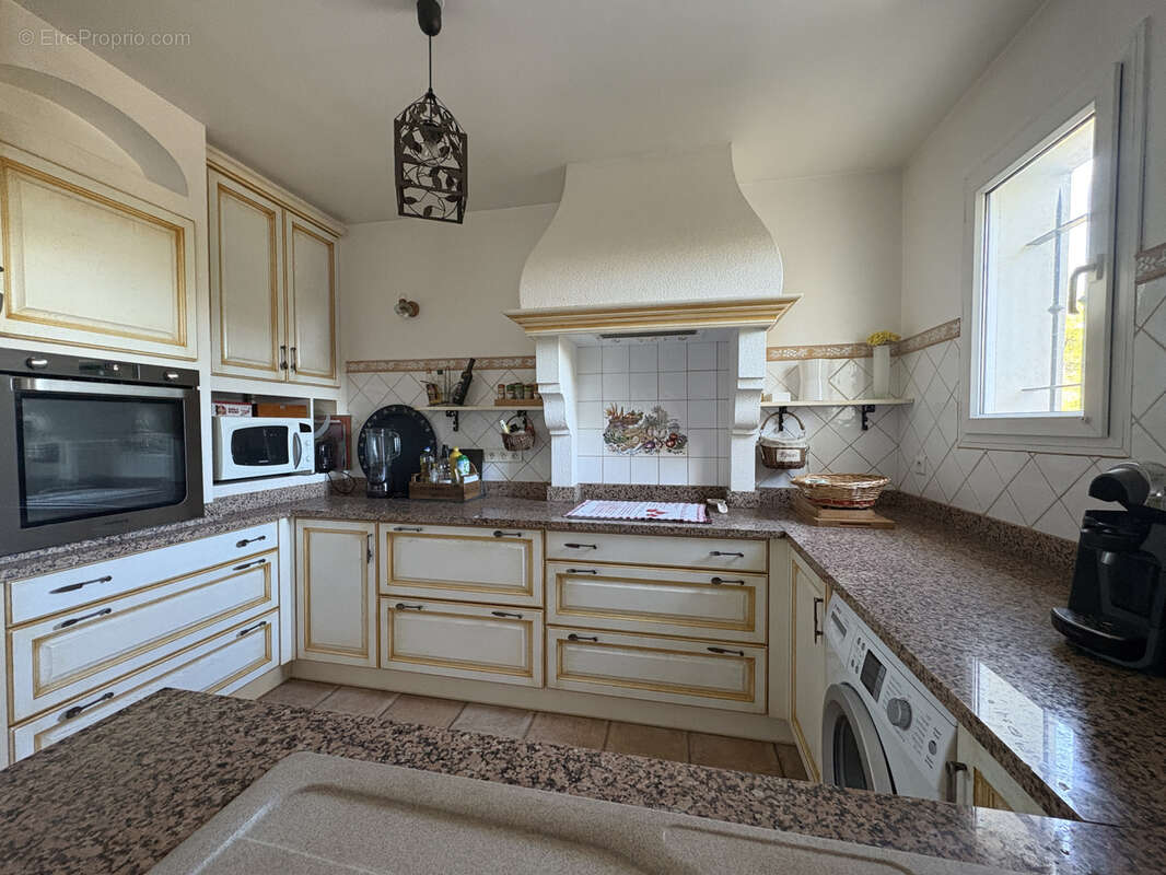 SAINT CYR SUR MER  Charmante maison avec piscine 146 M2 sur 2175 m2 de terrain - photo 6
