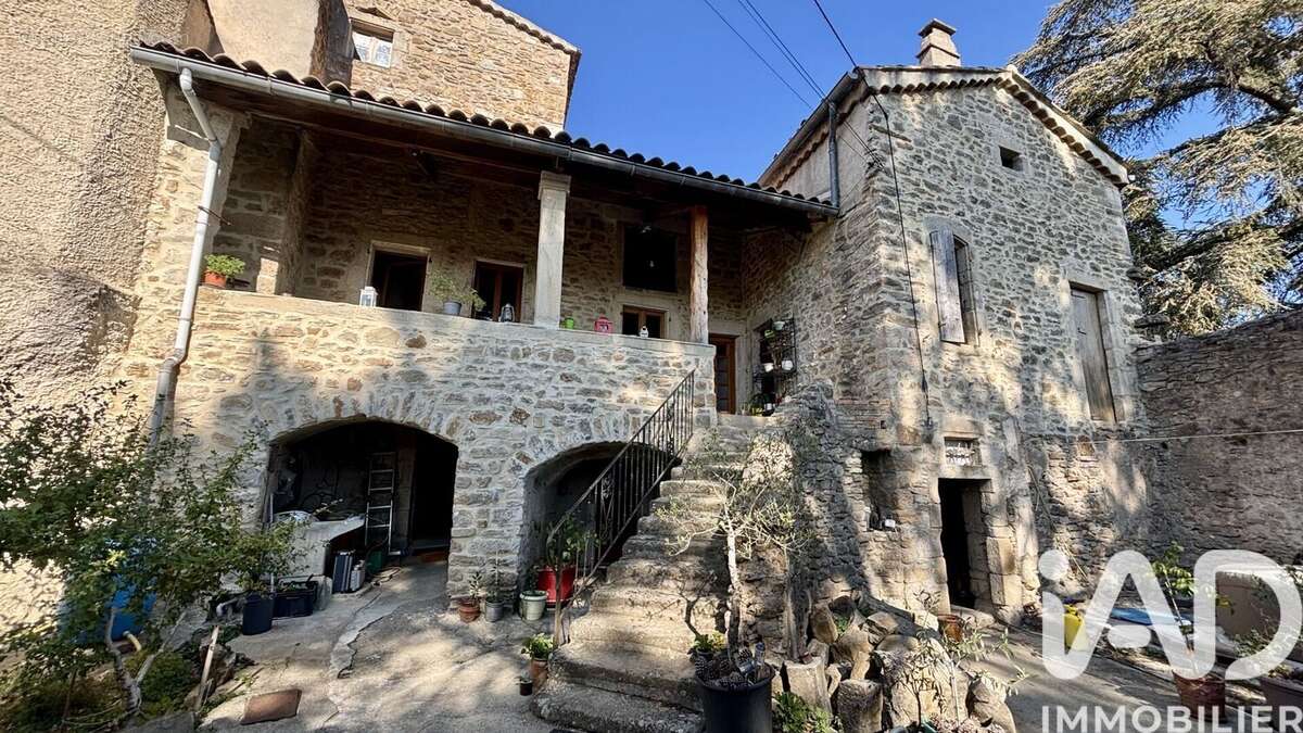 Photo 2 - Maison à SAINT-ETIENNE-DE-FONTBELLON