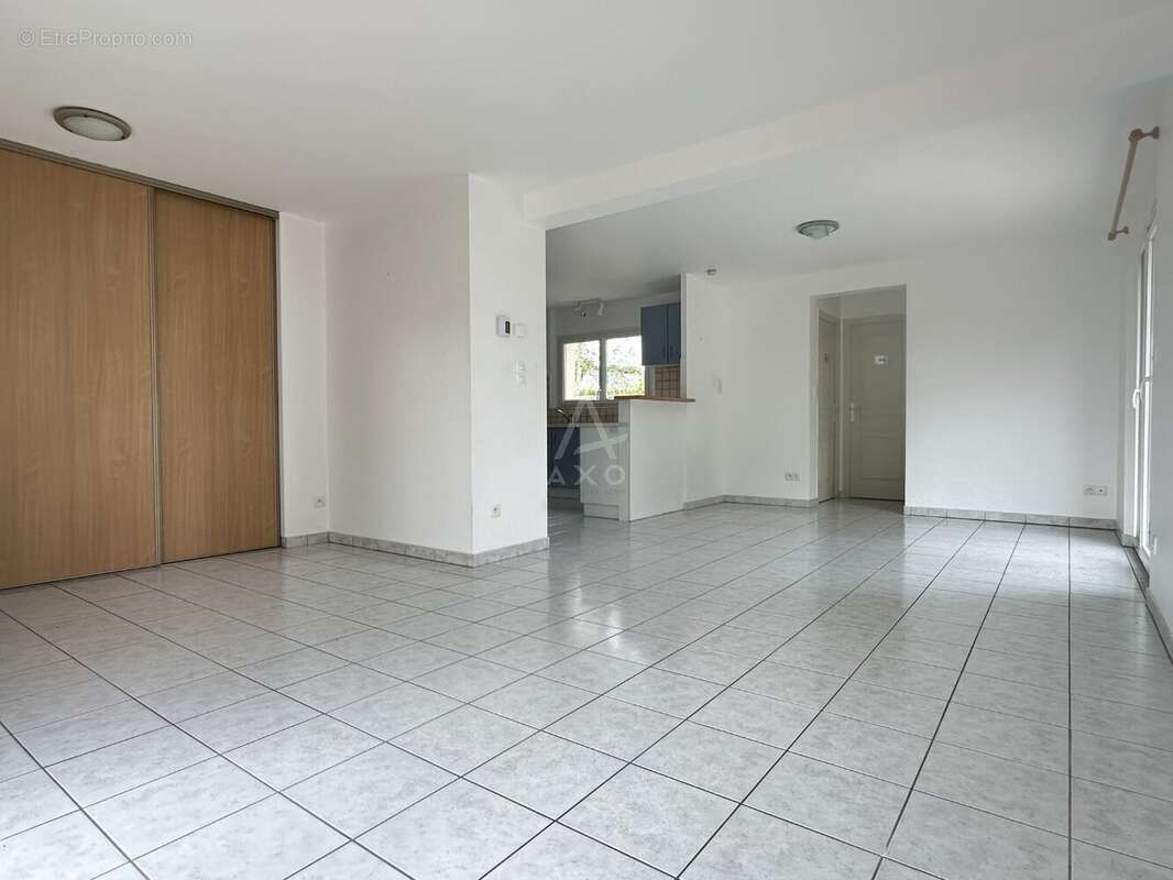 Maison à LOCOAL-MENDON