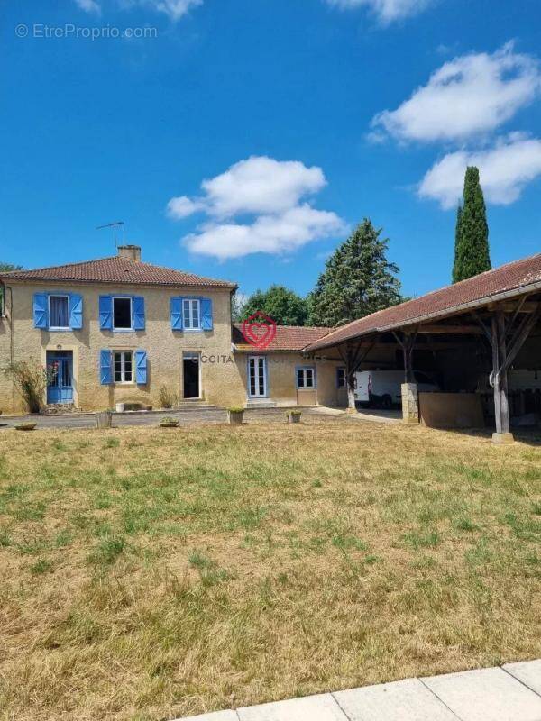 Maison à SEISSAN