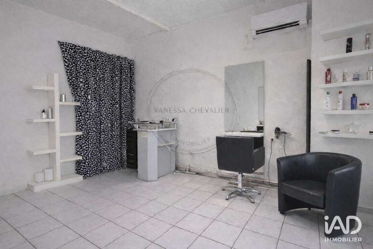 Photo 3 - Commerce à VALREAS