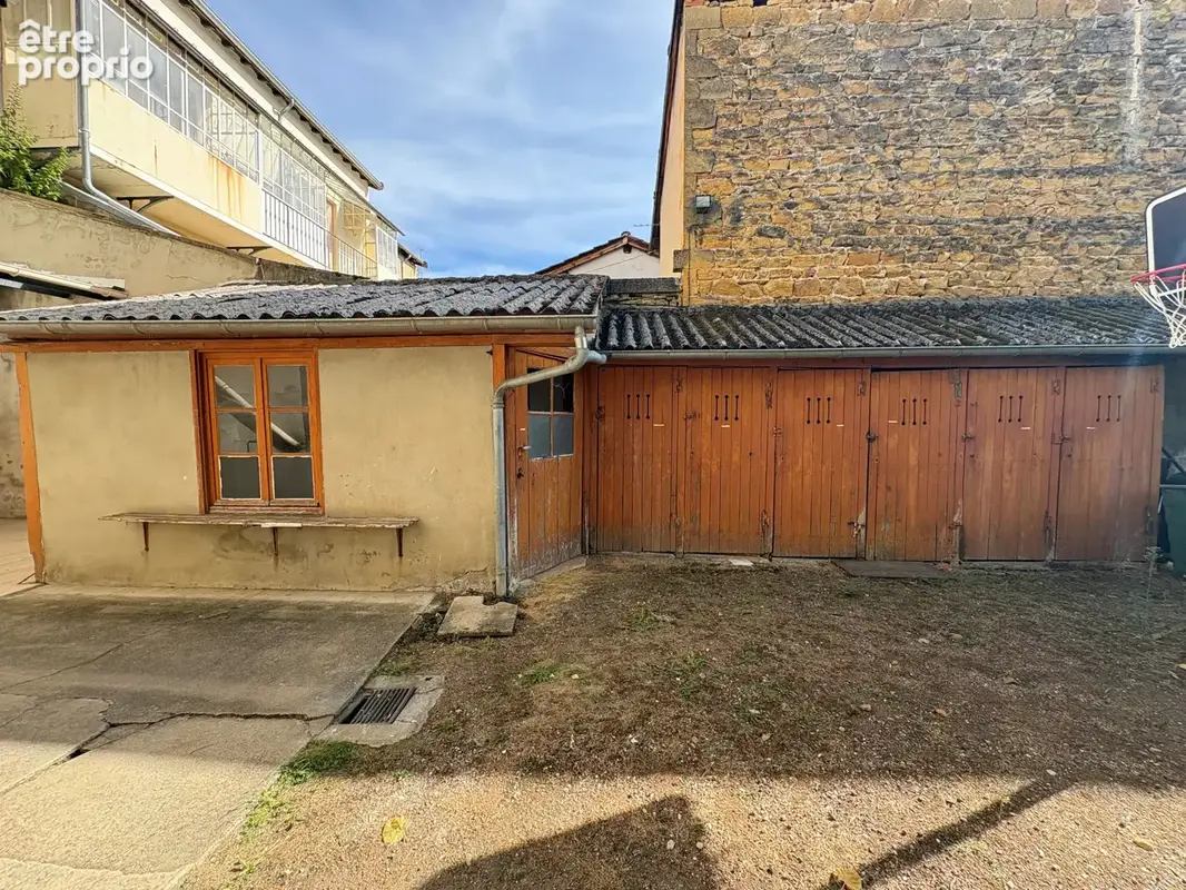 Charlieu - appartement de type 2 en rez-de-jardin avec terrasse et extérieur privatif - photo 9