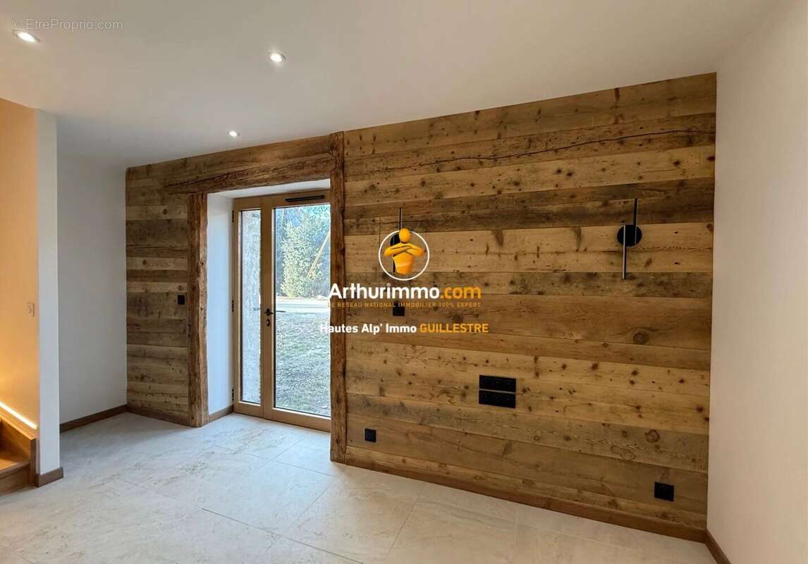 Appartement à EYGLIERS