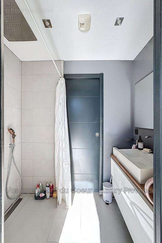 Maison à VAUVENARGUES