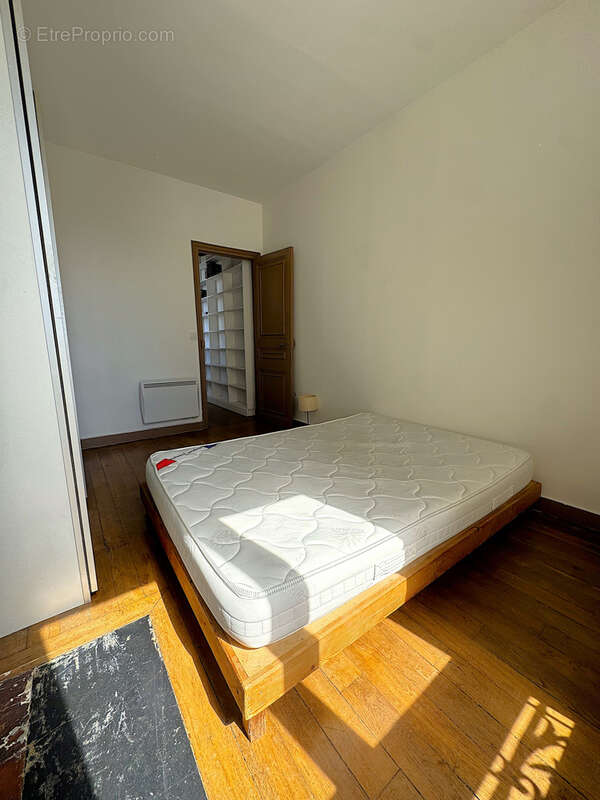Appartement à LES LILAS