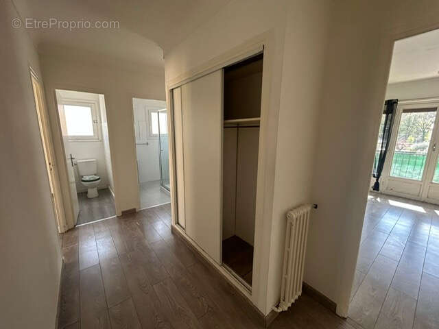 Appartement à CONTES