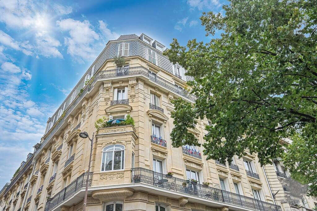 Appartement à PARIS-17E