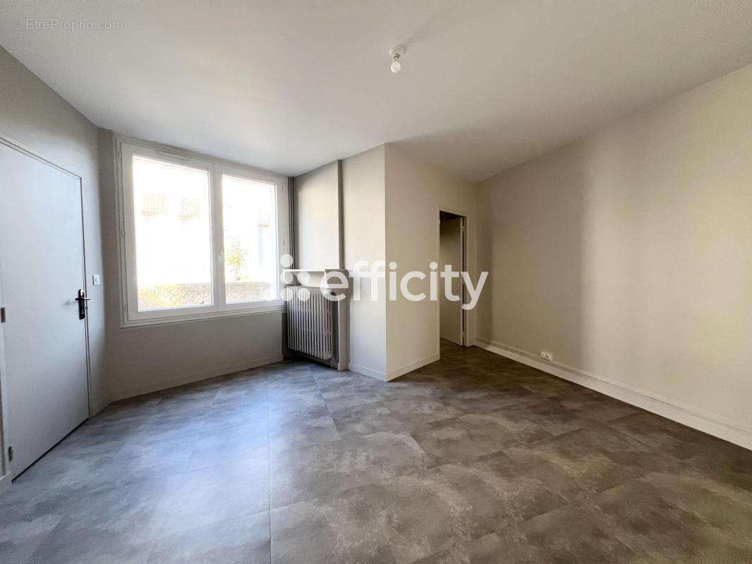 Appartement à SAINT-CYR-SUR-LOIRE