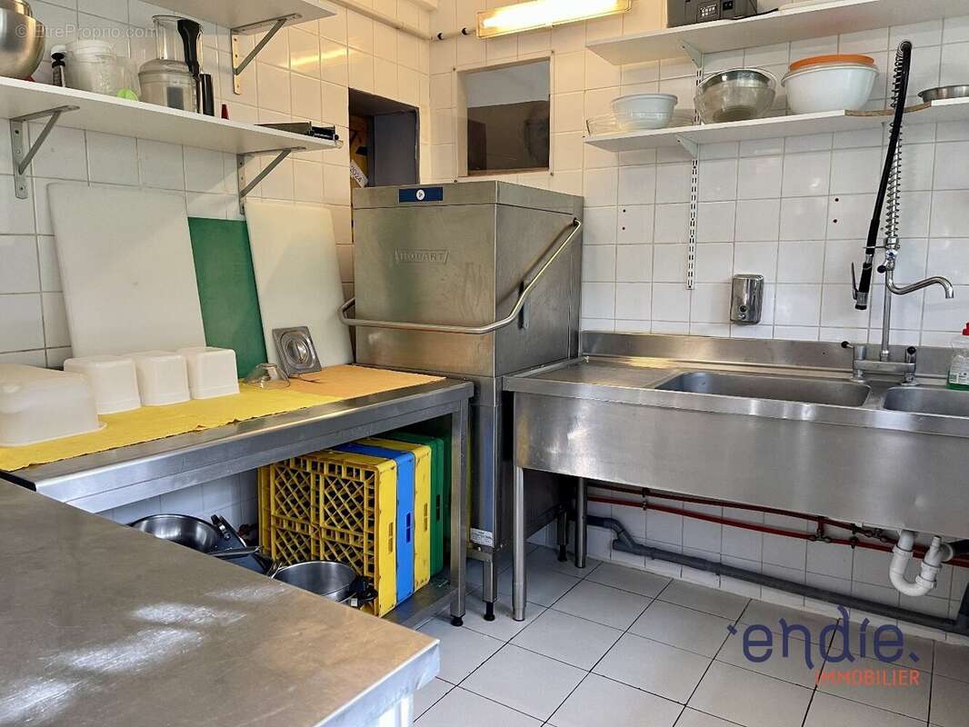 Commerce à SALERNES