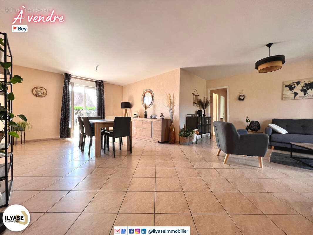 Maison 5 pièces  4 CH  1101 m2 - photo 10