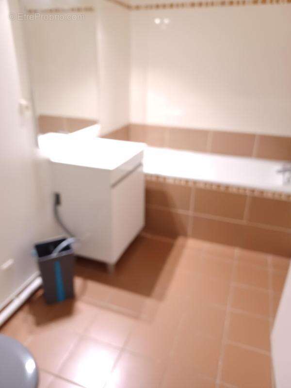 Appartement F2 à Évreux avec parking intérieur et extérieur - photo 5