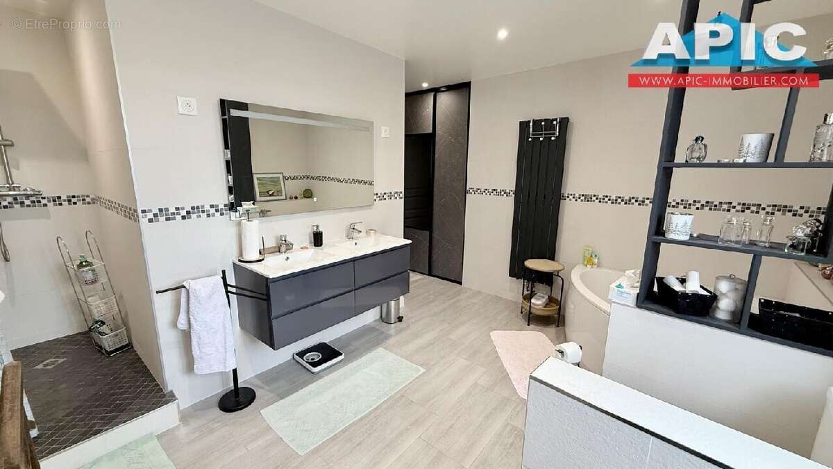 Maison 229 m² à Groslay  - photo 8