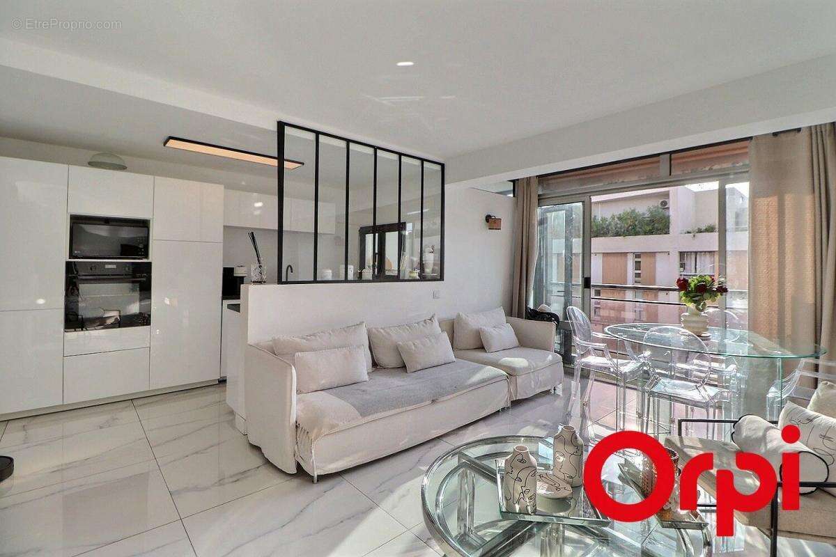 Appartement à MARSEILLE-2E