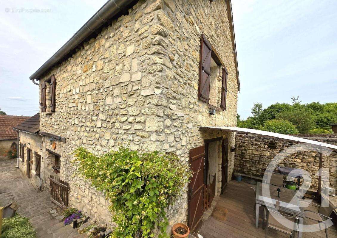 Maison à PONTPOINT