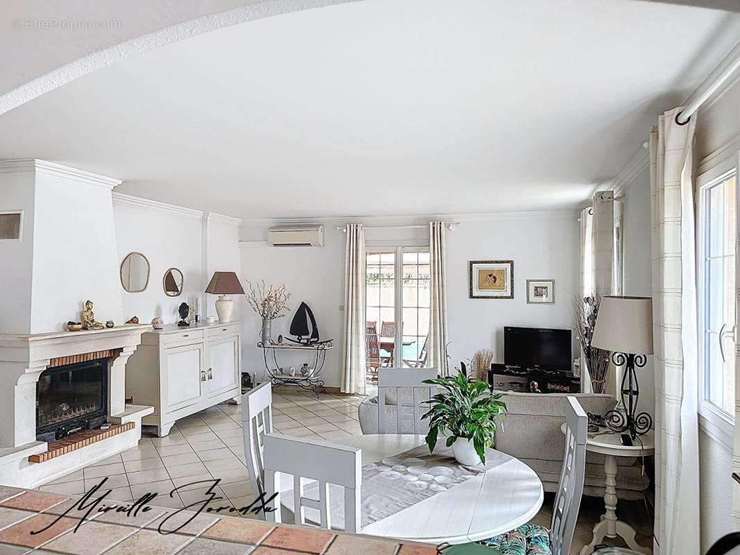 Maison à REDESSAN