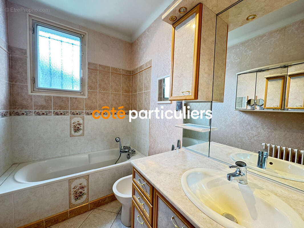 Maison à LA CHAPELLE-SAINT-MESMIN