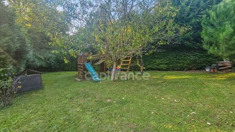 Appartement à FONTAINE-LA-RIVIERE