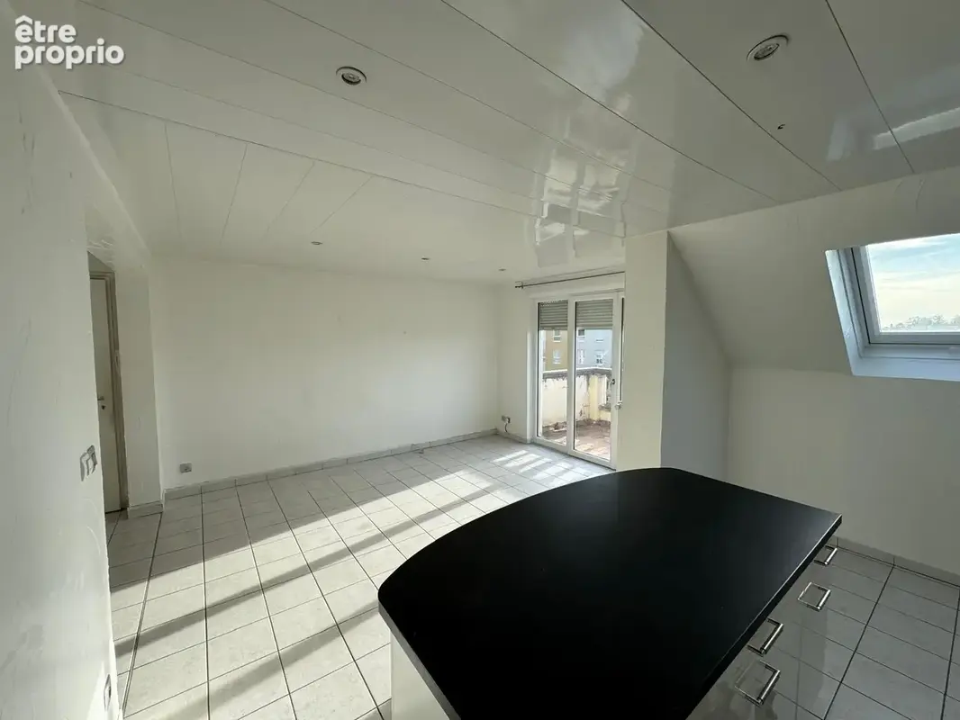 À vendre   Appartement 3 pièces de 74 m2 avec terrasse, garage et parkings - photo 5