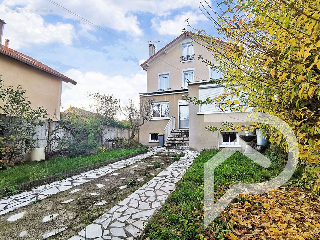 Maison à VITRY-SUR-SEINE