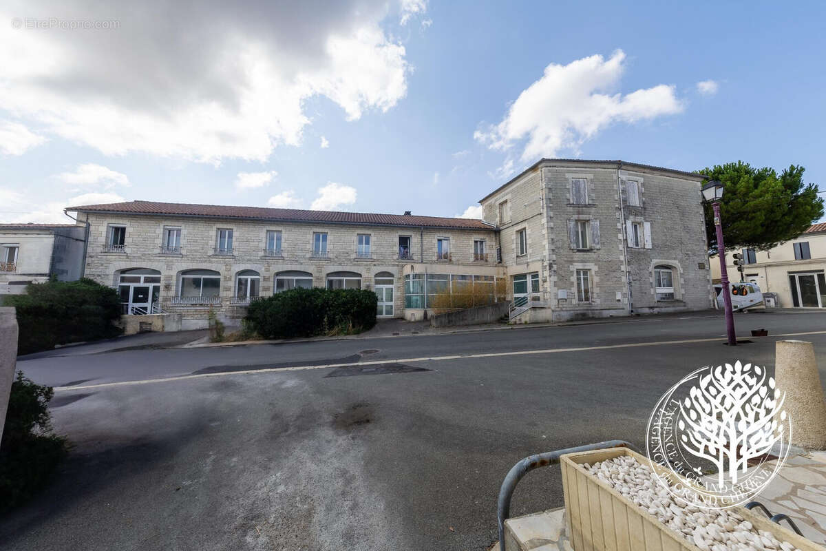 investisseur saintes emplacement central village - Appartement à SAINTES