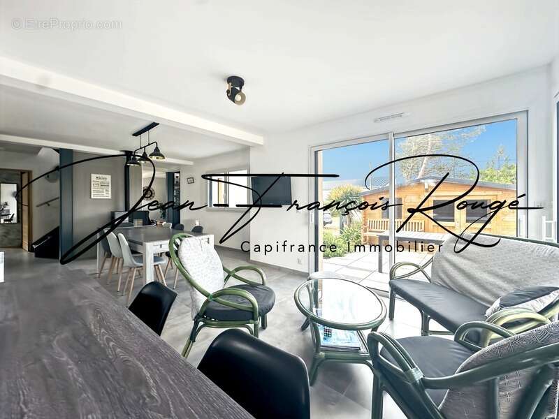 Maison contemporaine de 149 m² avec vie de plain-pied et à seulement 350 mètres de la plage !!! - photo 4